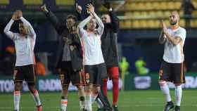 Los jugadores del Valencia celebran la victoria.