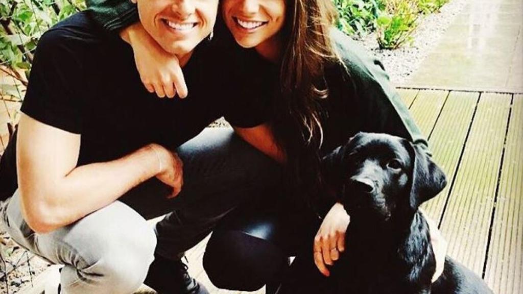 Chicharito junto a Lucía Villalón, muy sonrientes.