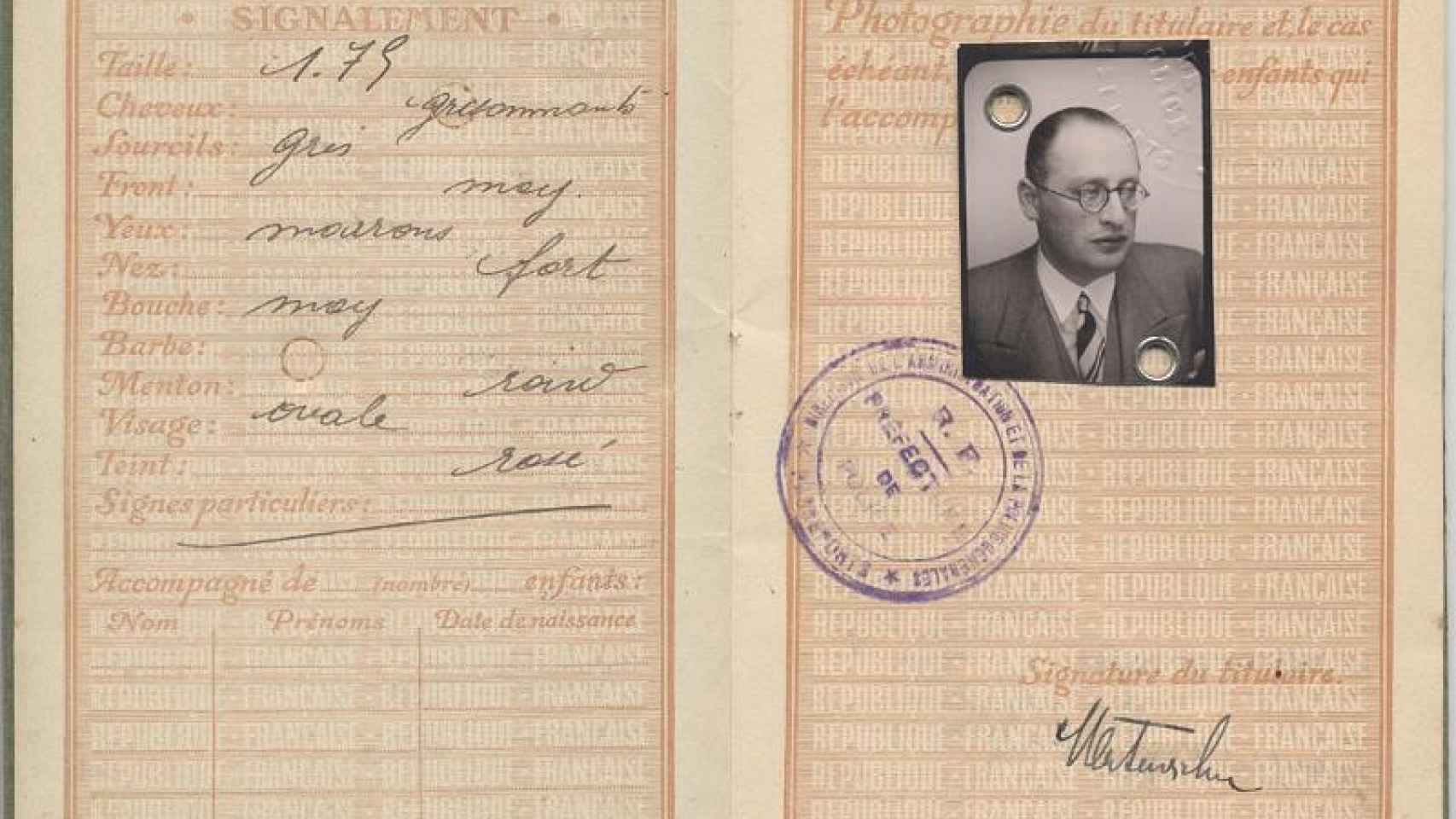 Carta de Identidad de Jacques Oesterreicher, judío austriaco beneficiario de un visado de Sousa Mendes.
