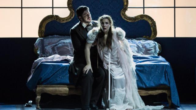 Image: La traviata de Coppola, entre el canon y la elegancia