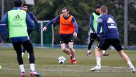 Bale entrenando con sus compañeros. Foto: Twitter (@GarethBale11)