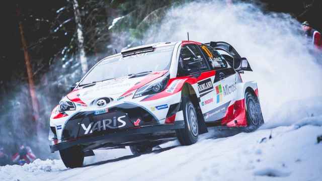 Jari-Matti Latvala le da al Toyota Yaris WRC su primera victoria