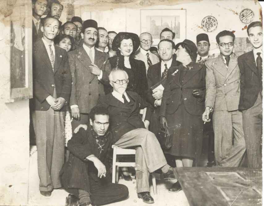 Miembros y amigos del grupo de surrealistas Art et Liberté, en 1945.