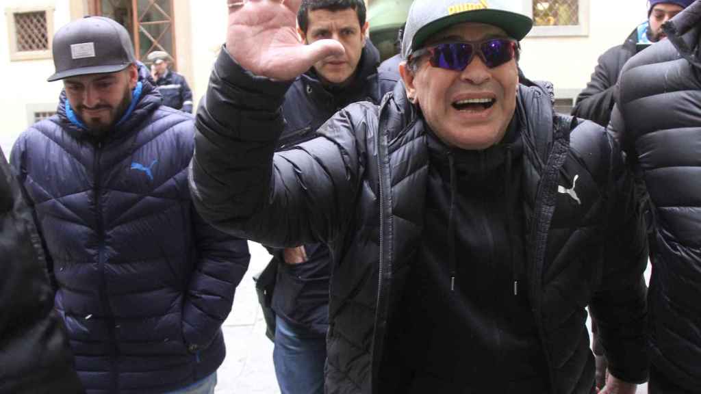 Maradona acumula varias denuncias por su comportamiento agresivo.