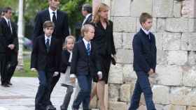Los ex duques de Palma y sus hijos, en Vitoria en el funeral del padre de Iñaki Urdangarin