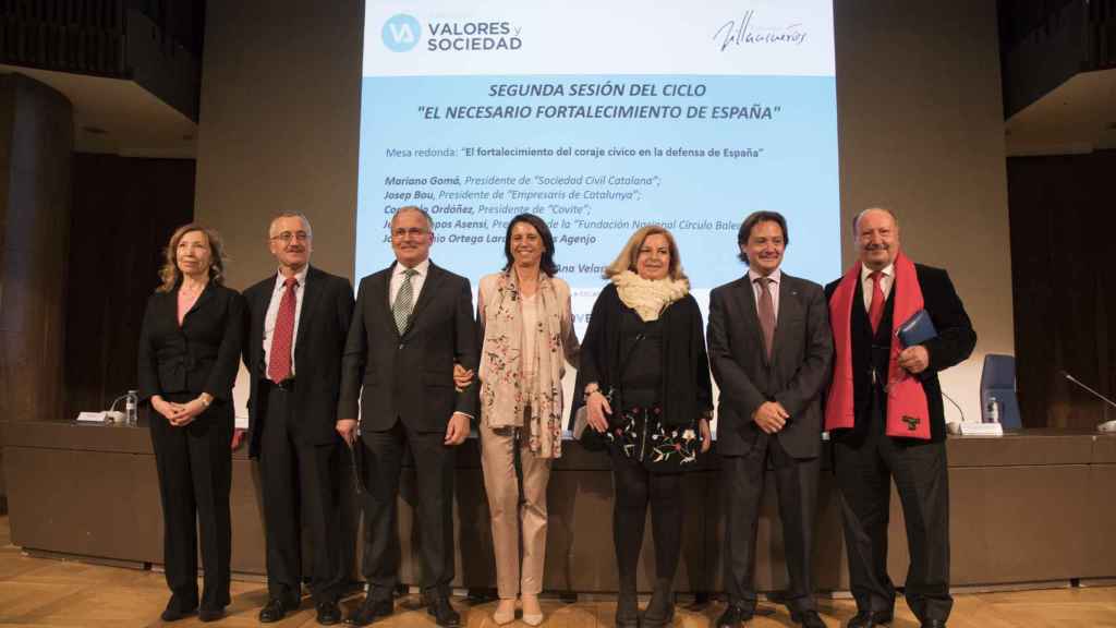 De izda. a dcha: Dolores Agenjo, Ortega Lara, Josep Bou,  Ana Velasco, Consuelo Ordóñez, Jorge Campos y Mariano Gomá.
