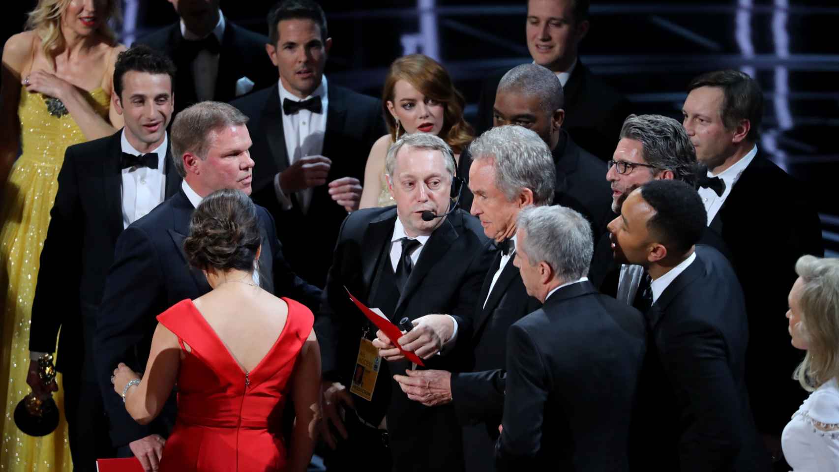 El momento de confusión después de que Warren Beatty se equivocara y diera el Oscar a la mejor película a 'La la land'... cuando había ganado 'Moonlight'