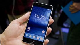 Probamos el Nokia 5, metal y buenos acabados para un móvil económico