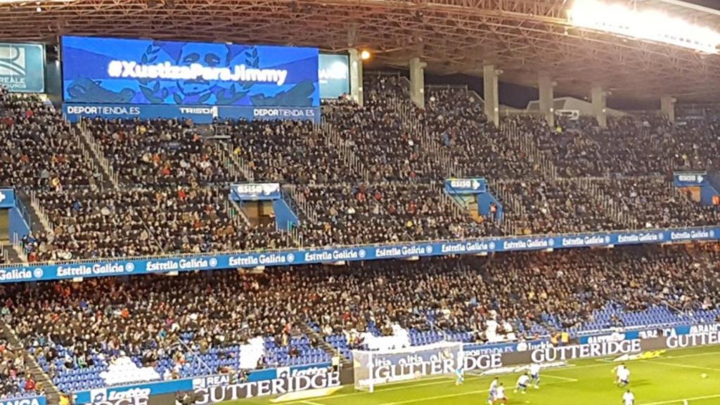 El vídeomarcador de Riazor al inicio del encuentro ante el Atlético.
