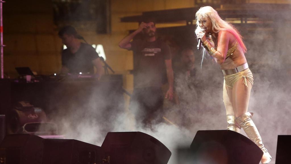 Leticia Sabater en pleno concierto en las fiestas del Orgullo Gay de Madrid 2016.