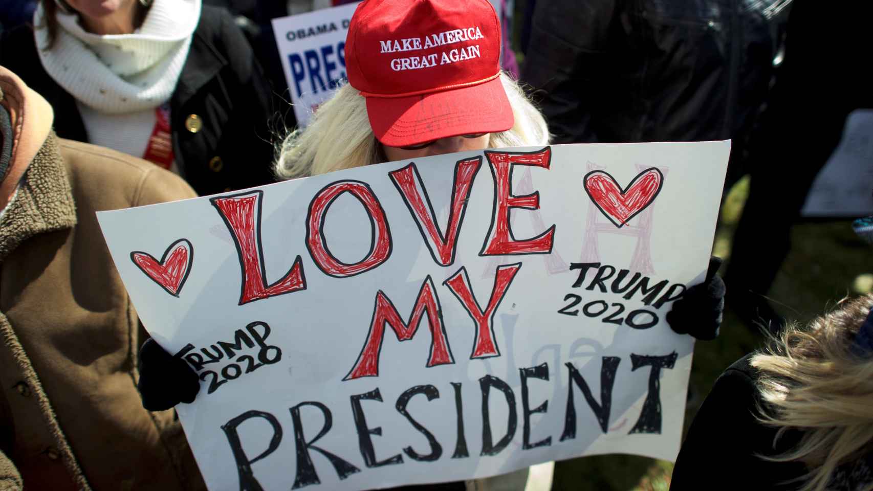 Tensión en las marchas en favor de Trump en todo EEUU