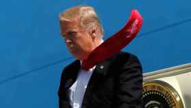 Donald Trump deja al aire sus trucos de estilismo.