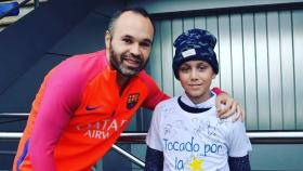 Futbolistas como Andrés Iniesta ha apoyado al niño para animar a que la gente done médula.