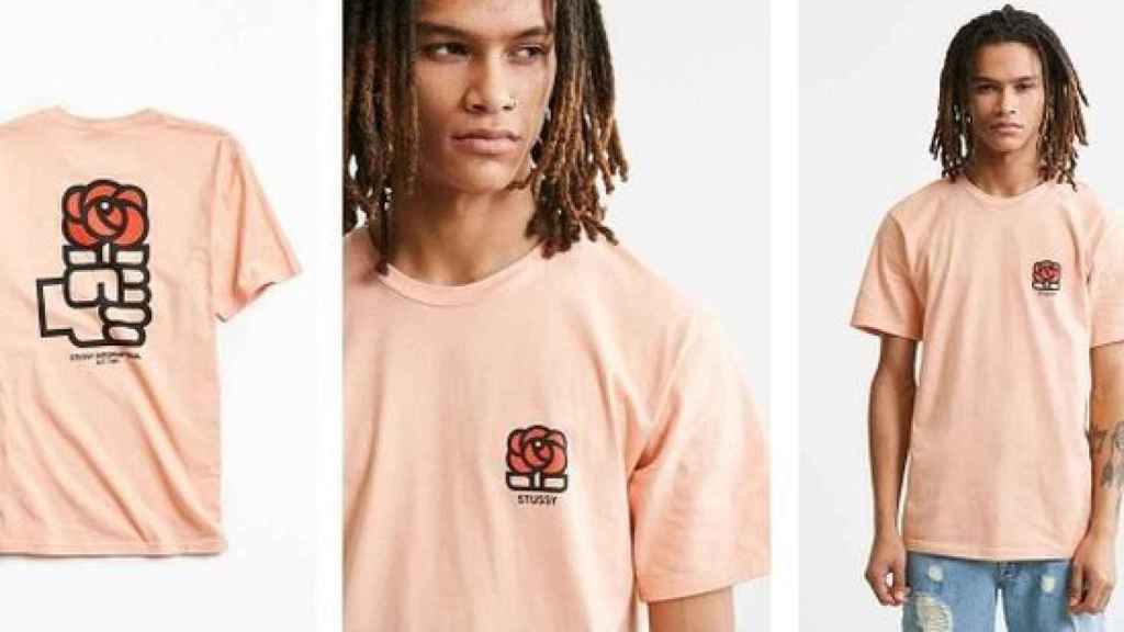 cadena de ropa norteamericana camisetas 'hipster' con el logo PSOE
