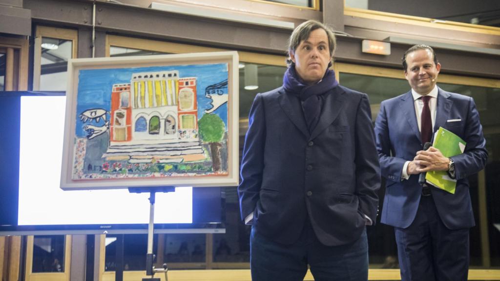 Álvaro Entrecanales, con su obra.