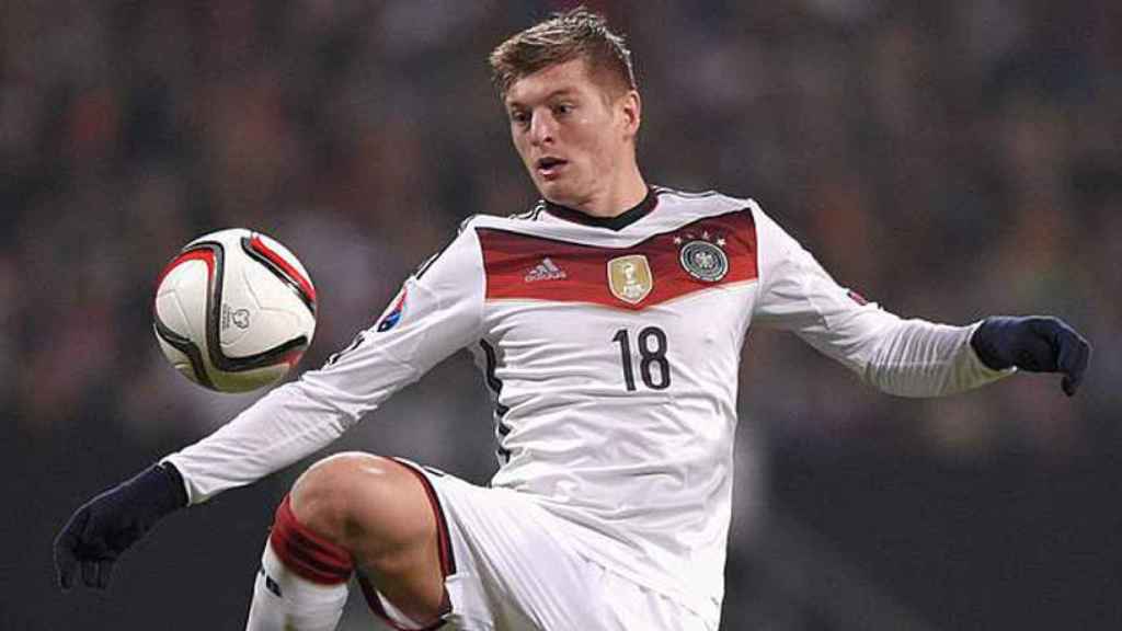 Toni Kroos en un partido con Alemania