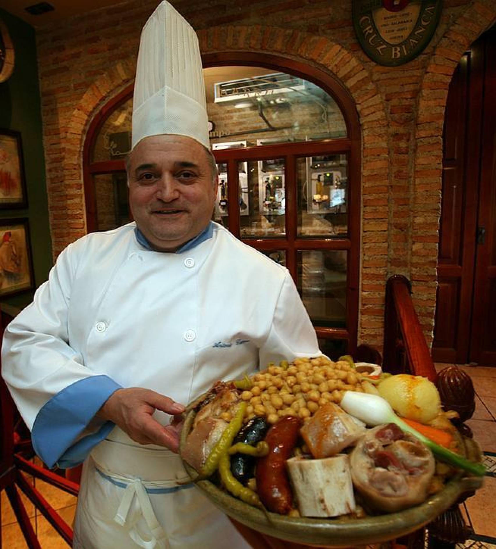 Así es el famoso cocido madrileño de la Cruz Blanca de Vallecas.