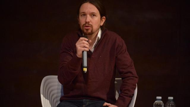 Pablo Iglesias se queja en Berlín del trato que reciben los españoles exiliados