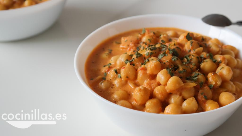 Curry de garbanzos fácil que te hará olvidar el potaje de tu abuela