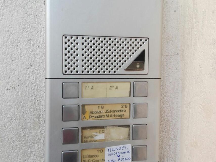 El timbre del edificio donde han ocurrido los hechos.
