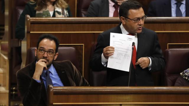 Miguel Ángel heredia, número dos del grupo socialista en el Congreso, junto a Antonio Hernando.