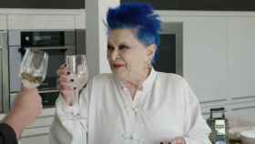 El motivo por el que Lucía Bosé lleva el pelo azul