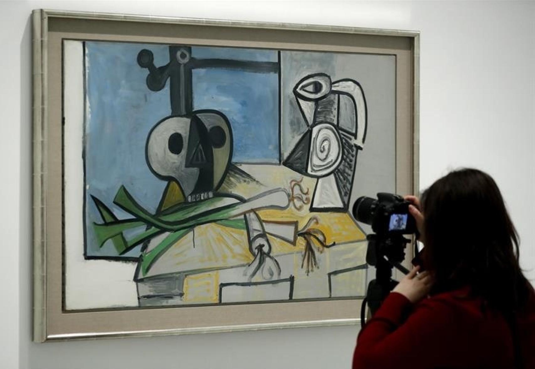 Una visita en la exposición del Museo Reina Sofía.