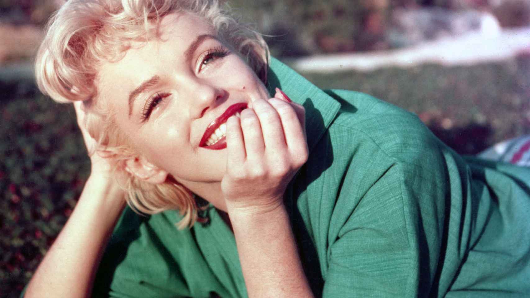 Marilyn Monroe convirtió el rojo el símbolo de sensualidad. | Foto: Getty images.