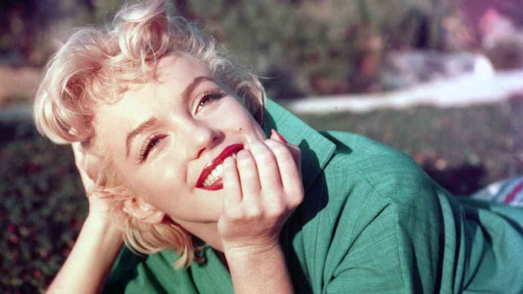 Marilyn Monroe convirtió el rojo el símbolo de sensualidad. | Foto: Getty images.