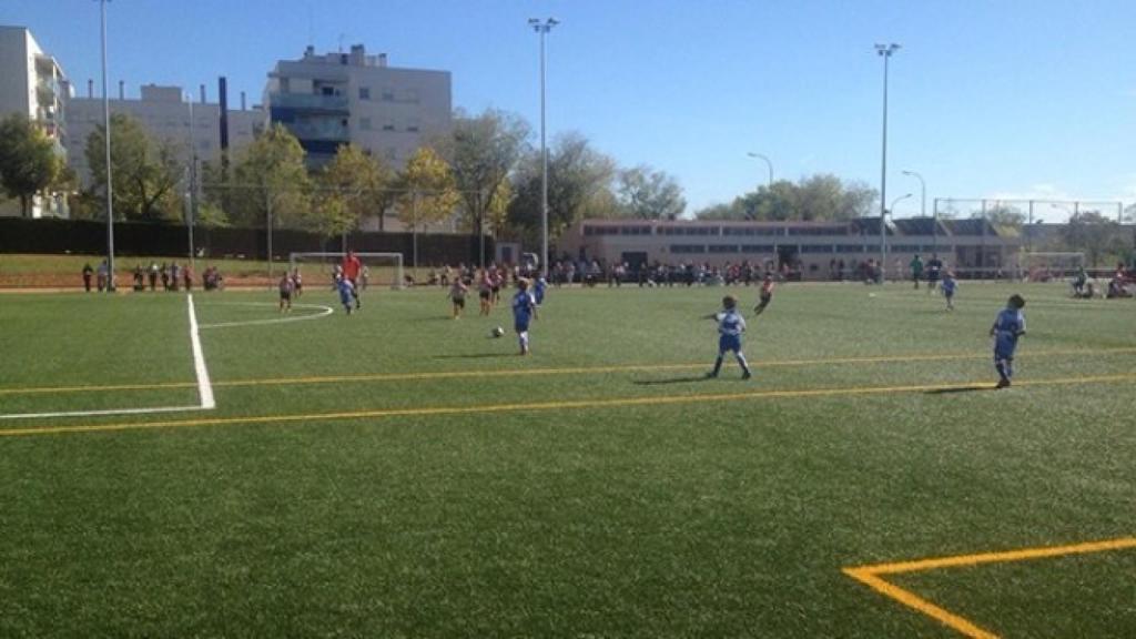 Imagen de un encuentro de fútbol base.