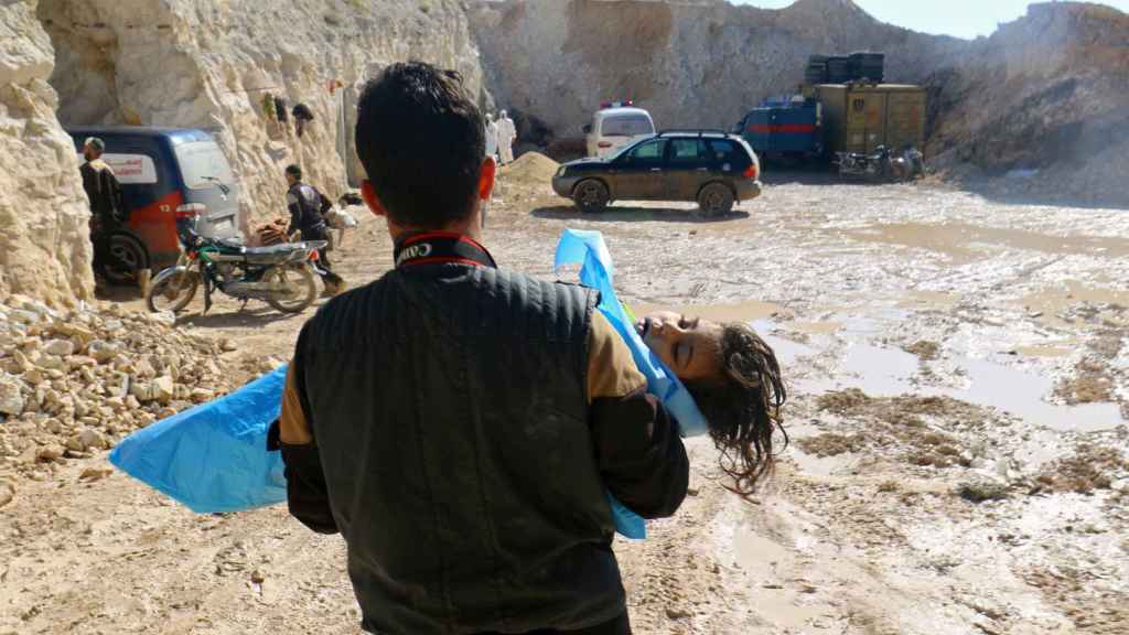 Más de 80 personas han muerto en un bombardeo con armas químicas en el norte de Siria