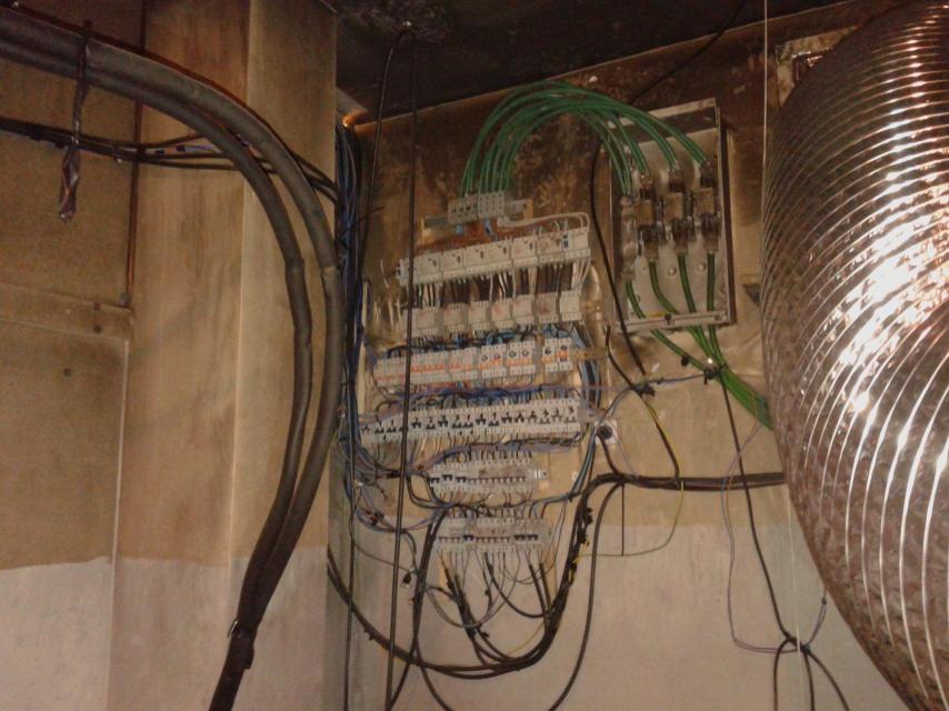 Los traficantes conectan sus instalaciones a la red eléctrica viaria de Sanlúcar.