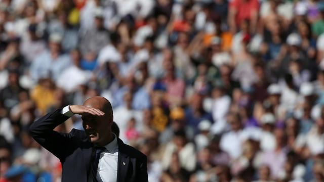 Zidane, durante el partido ante el Alavés.