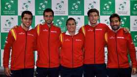 El equipo español de Copa Davis, tras una rueda de prensa en Belgrado.