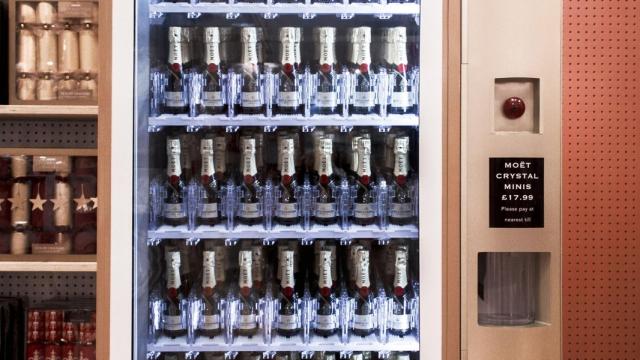 vending machine moet chandon 3