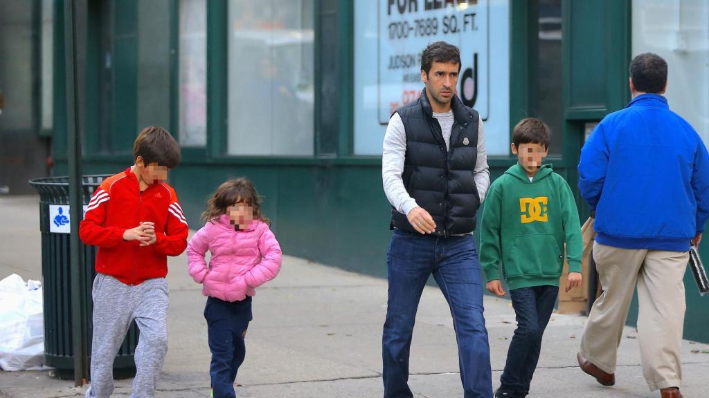 Raúl pasea con sus hijos por Nueva York, 2015. Gtres.