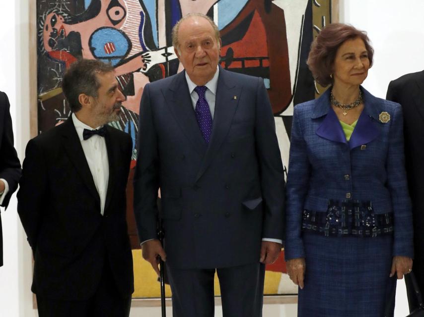 Juan Carlos I y la reina Sofía, en la inauguración de la exposición sobre Picasso.