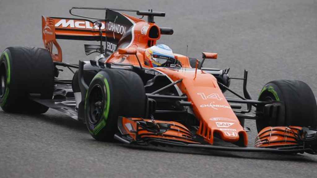 Fernando Alonso, durante una carrera con el McLaren Honda.