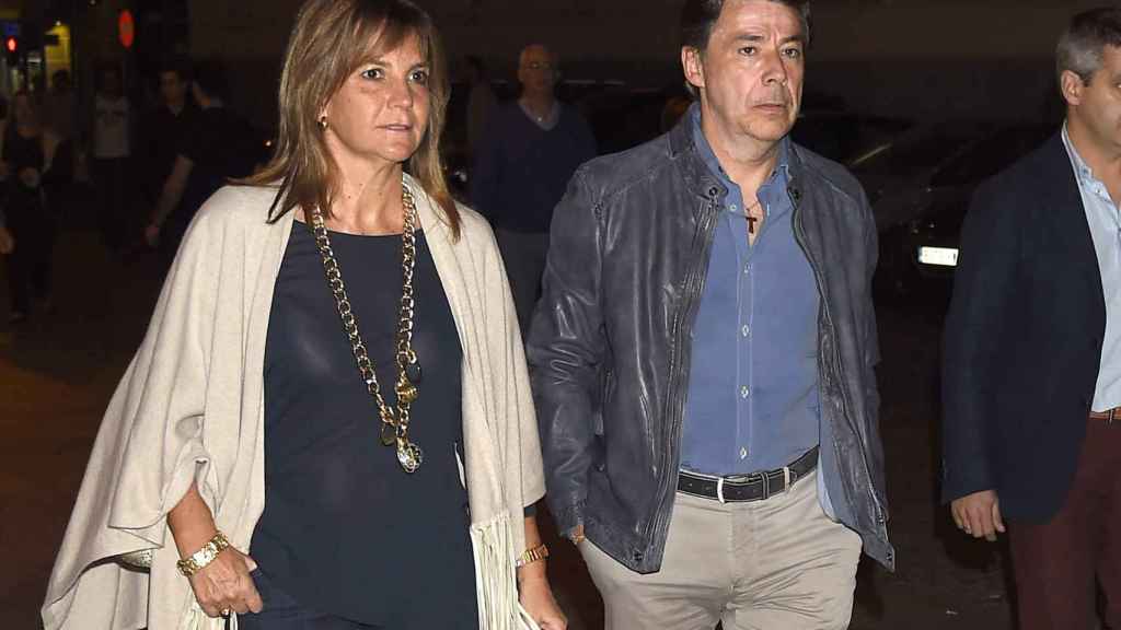 Lourdes Cavero pasea con Ignacio González por Madrid.