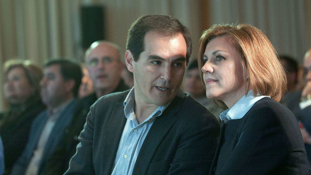 El secretario de Estado, José Antonio Nieto, con la ministra de Defensa, María Dolores de Cospedal.