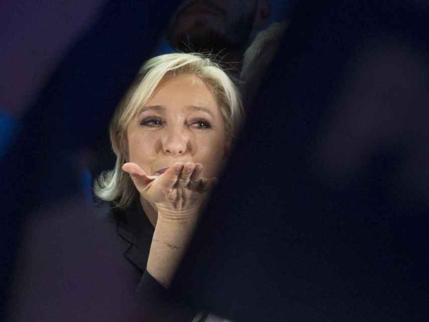 Marine Le Pen celebra el resultado de la primera ronda en las Elecciones de Francia.