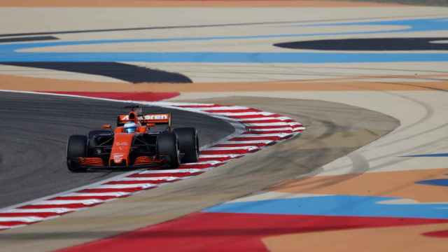 Fernando Alonso rueda con el McLaren - Honda