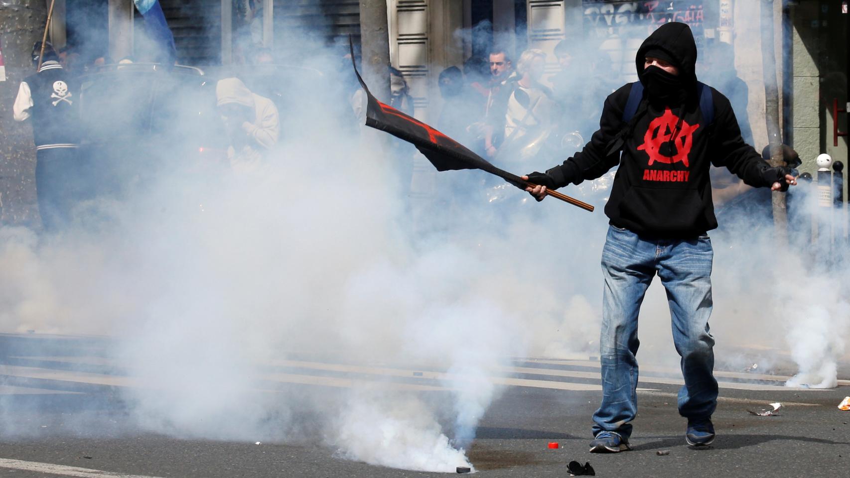 Enfrentamientos en una manifestación del 1 de mayo en París