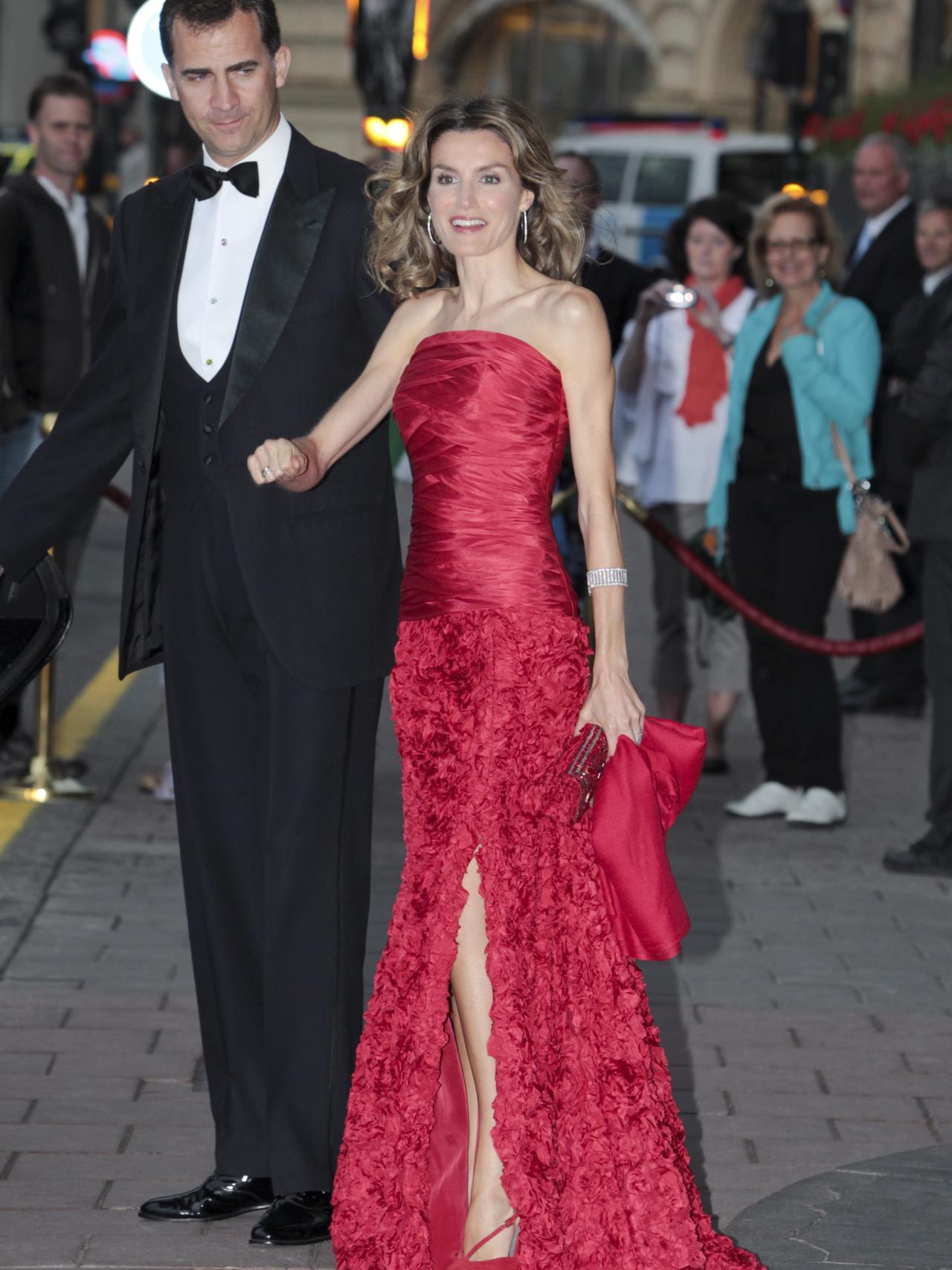 Los entonces príncipes de Asturias en la cena de gala antes de la boda de Victoria de Suecia.