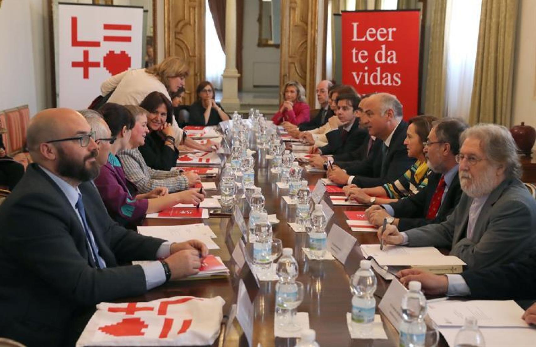 Los integrantes del Observatorio del libro reunidos en la Secretaría de Estado de Cultura.