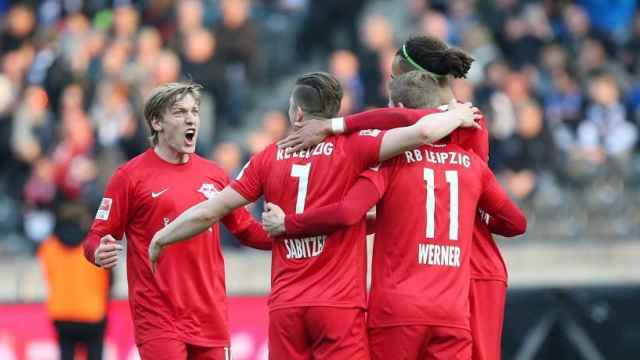 El Leipzig celebra la clasificación para la Champions. Foto: Twitter (@DieRotenBullen)