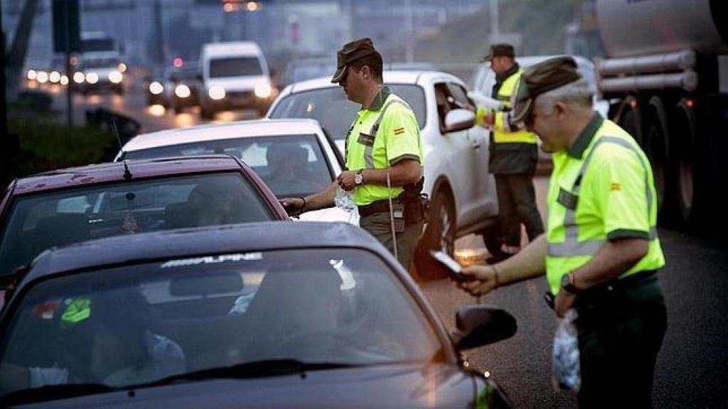 Control de carretera de la Guardia Civil.