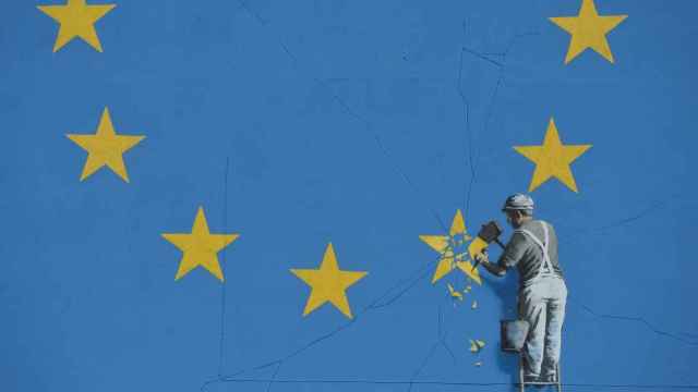 Así es el mural de Banksy contra el 'brexit'.