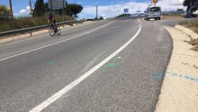 Una conductora que multiplicaba por cuatro el nivel de alcohol en sangre atropella a seis ciclistas en Riudoms (Tarragona)