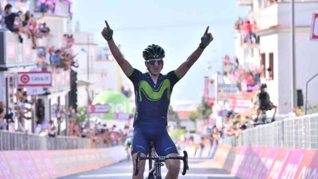 Gorka Izagirre celebra su victoria en la octava etapa del Giro.